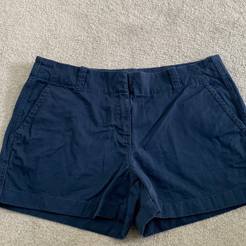 Vineyard vines good condition.